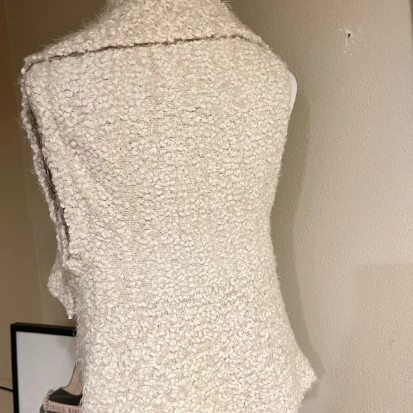 Hem & Thread Fuzzy Textured Knit Drape Front Vest Cardigan Cream M L - Picture 6 of 8